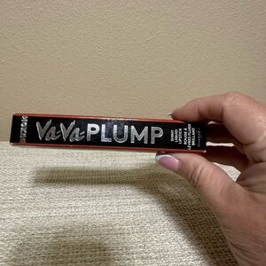 New Buxom Va-Va Plump Shiny Liquid Lipstick Lip Gloss in Lights Down, Full Size